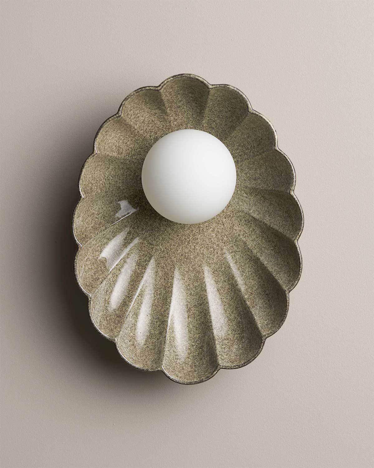 Ceramic Wall Oyster Sconce Light / Rivergum