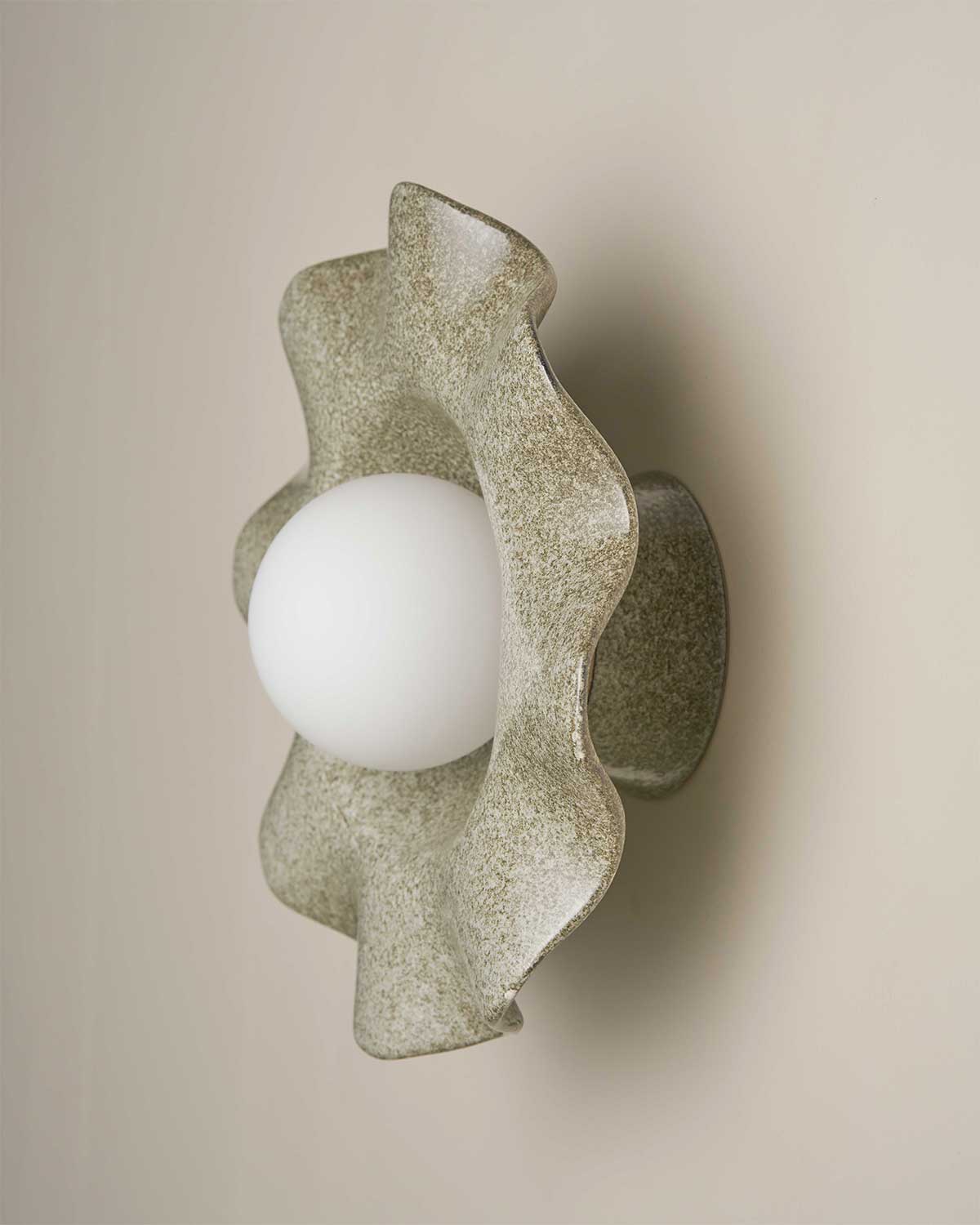 Ceramic Wall Pearl Sconce Light / Rivergum