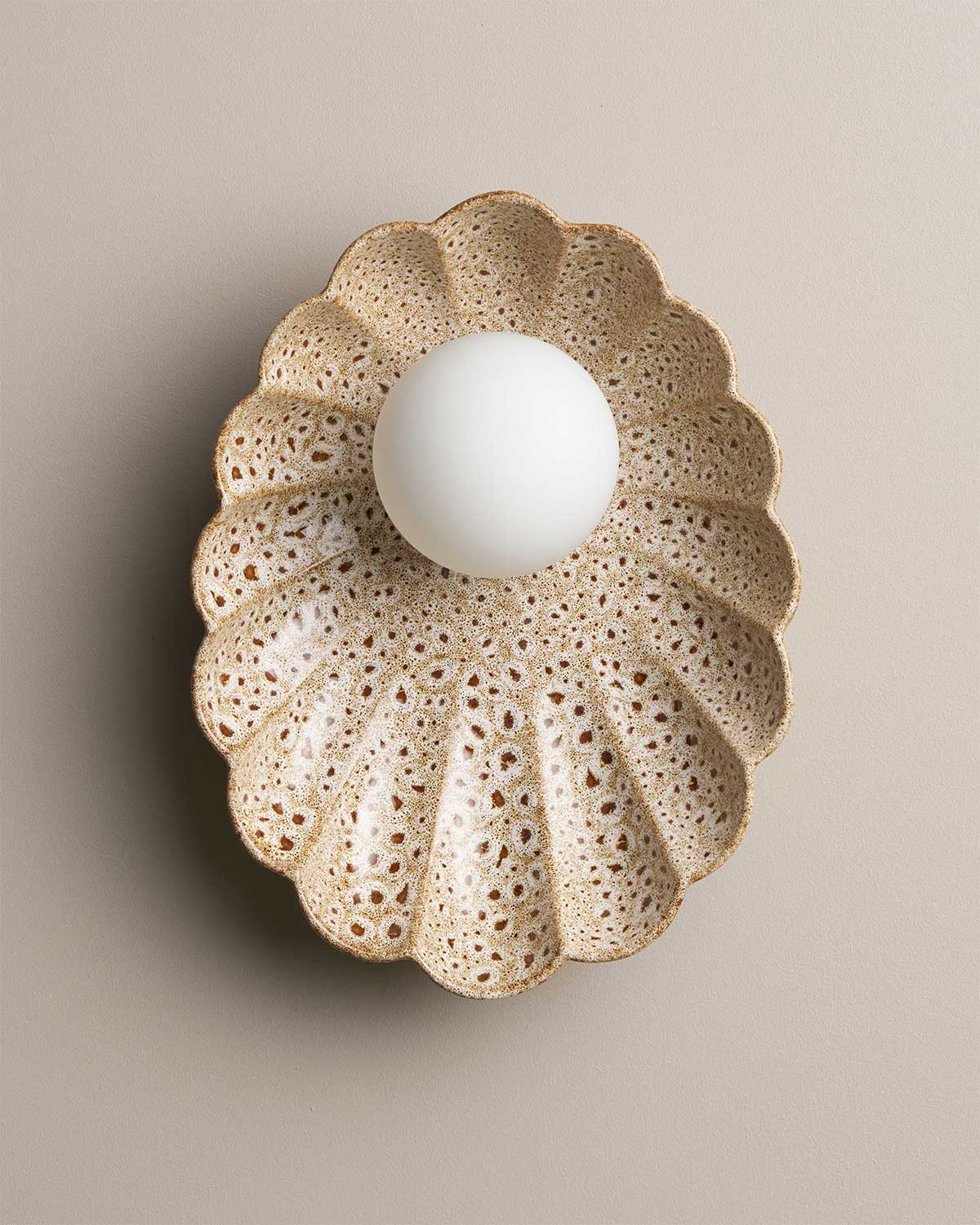 Ceramic Wall Oyster Sconce Light / White Ochre