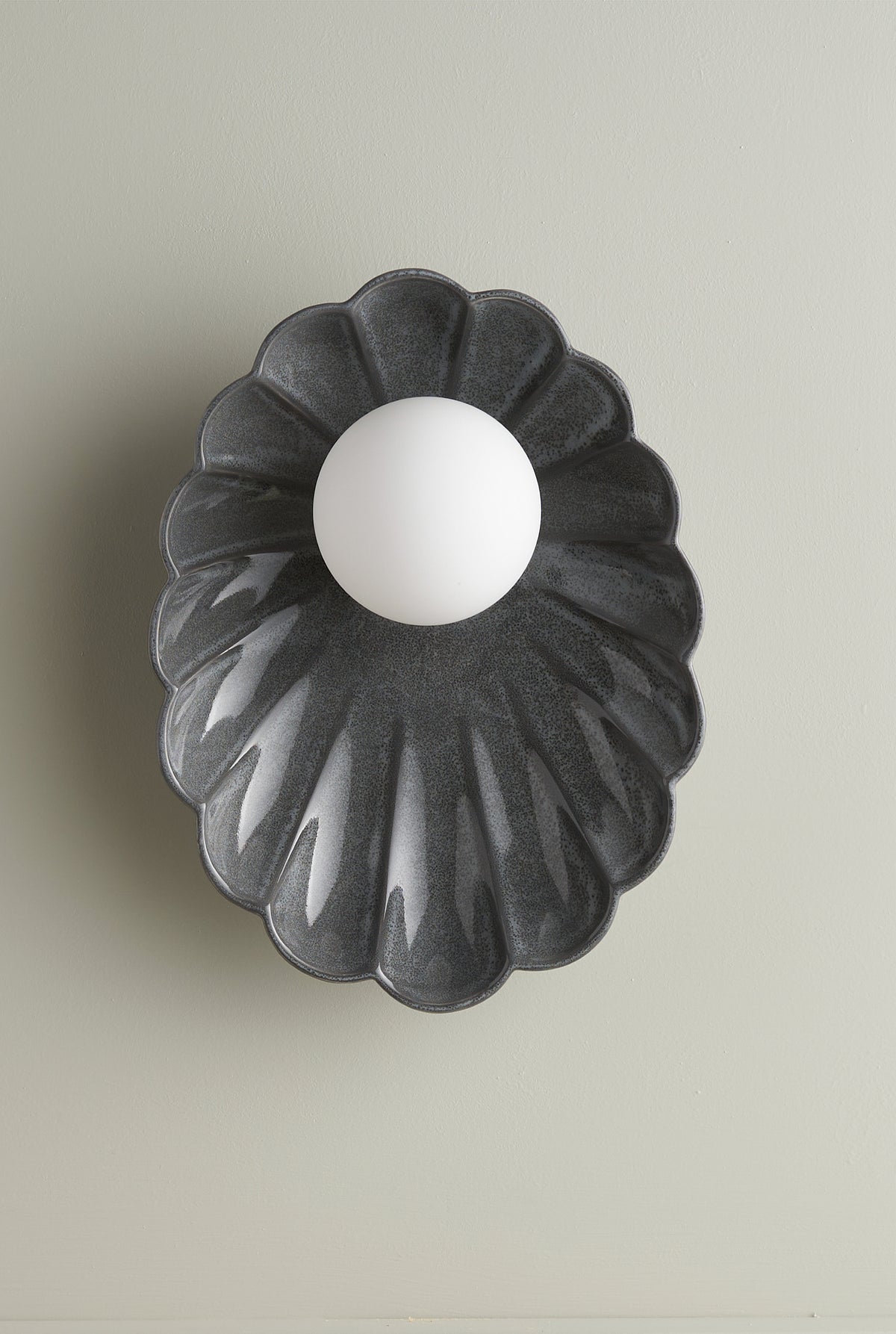 Ceramic Wall Oyster Sconce Light / Storm