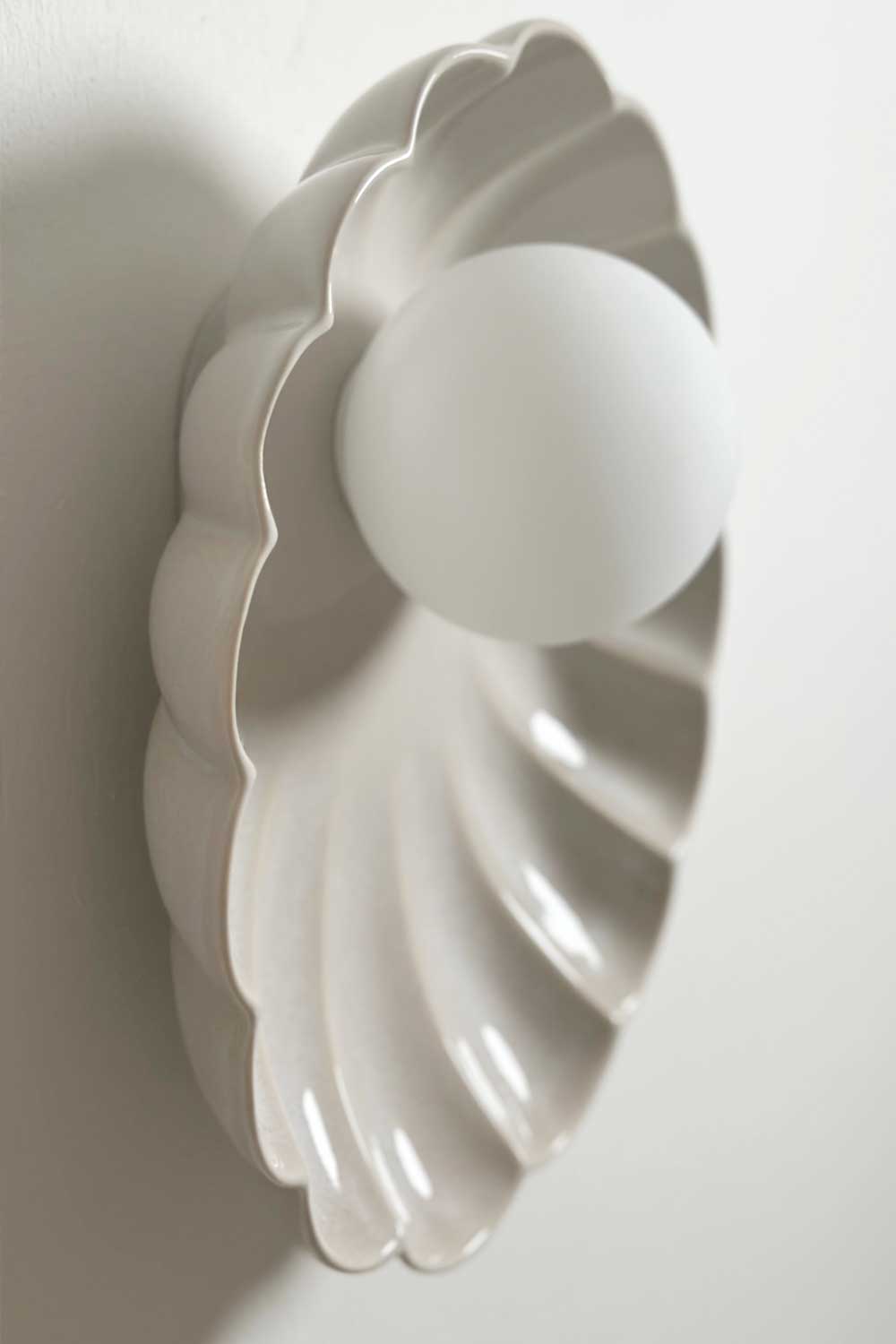 Ceramic Wall Oyster Sconce Light / Coast