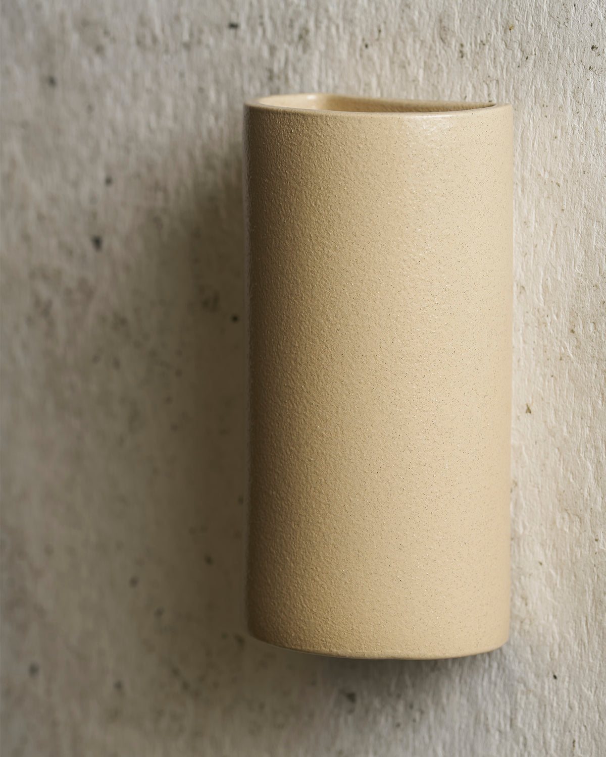 Curve Ceramic Wall Light / Sand