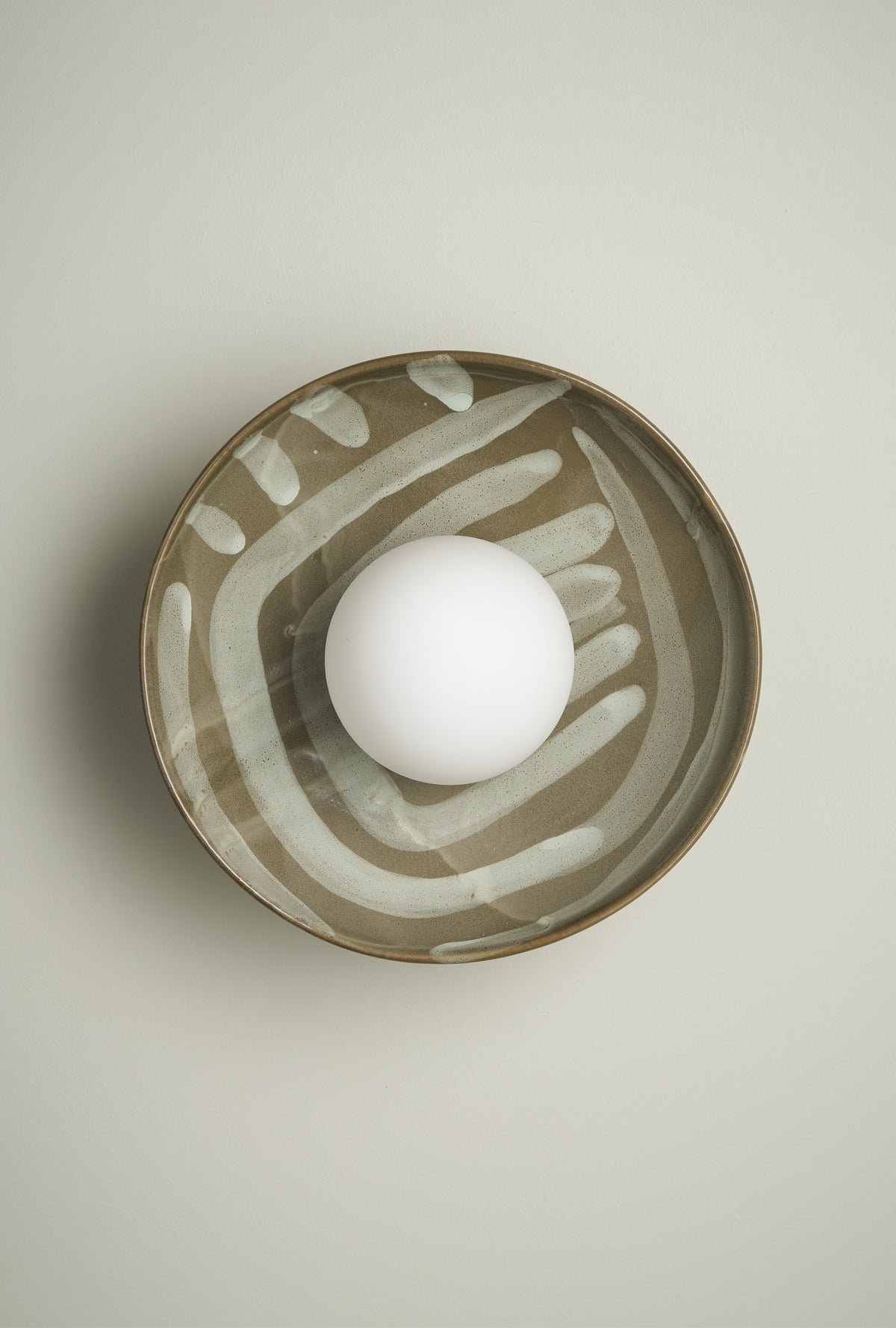 Ceramic Wall Dish Sconce Light / Olive Spaghetti Junction